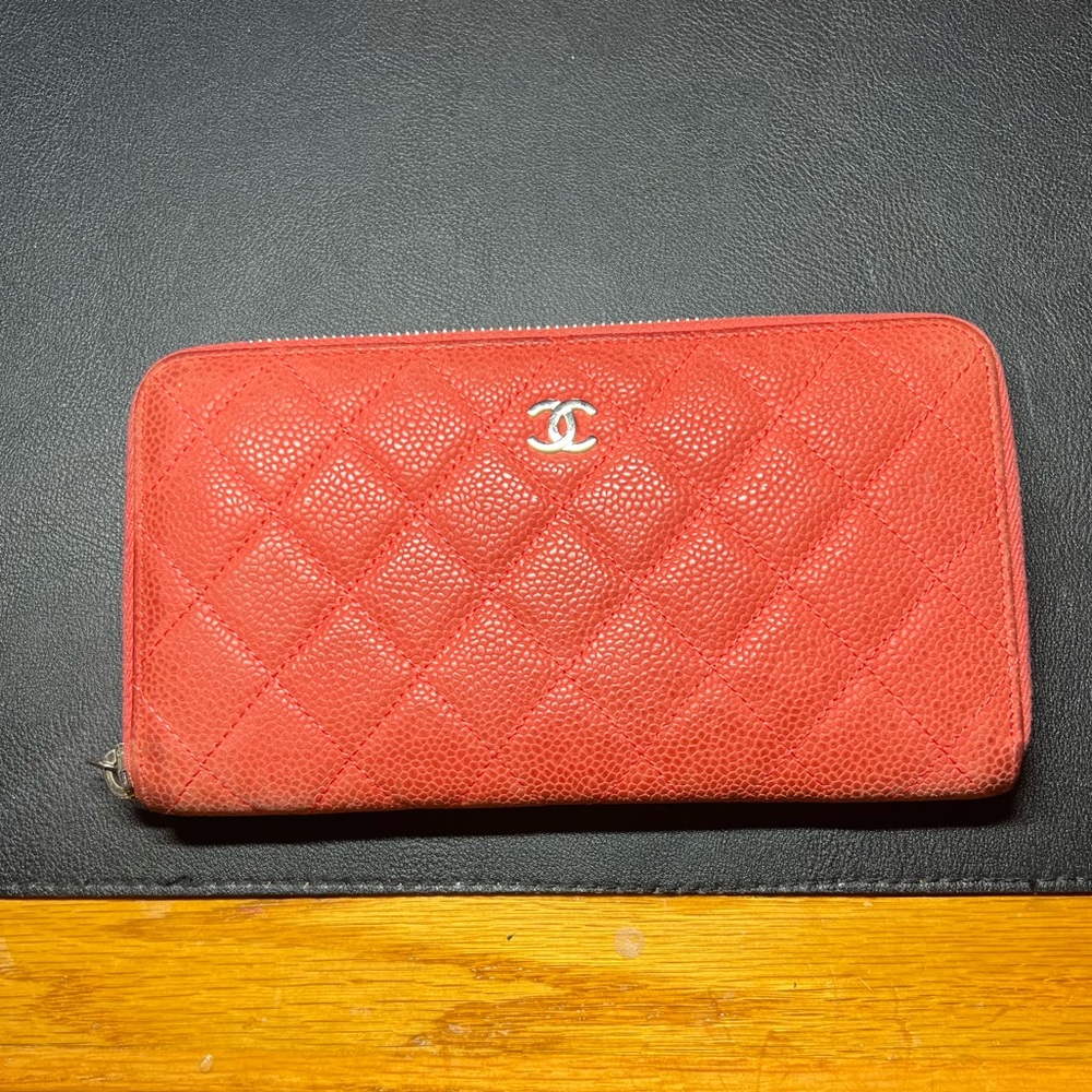 Chanel zippy wallet